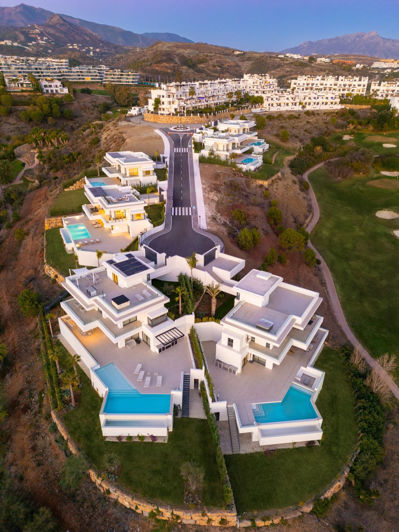 Image No.35-5 Bed Property for sale