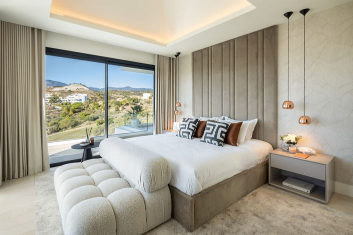 Image No.9-5 Bed Property for sale