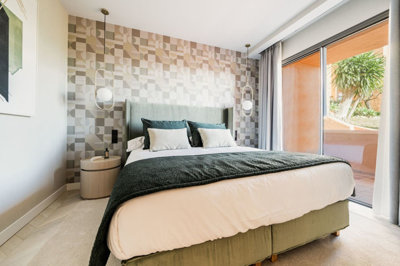 10-bb915d1cb19341576dcdc994b81ab9c5