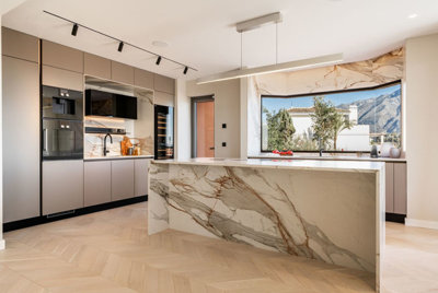 4-c23c0f86247804fa50226aecd8b0b2c8