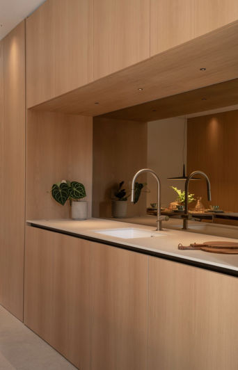 Image No.19-3 Bed Property for sale