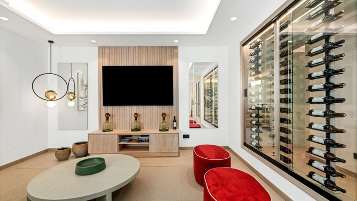 Image No.11-4 Bed Property for sale