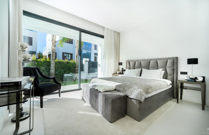 Image No.11-4 Bed Property for sale