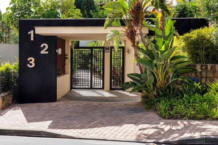 Image No.43-3 Bed Property for sale