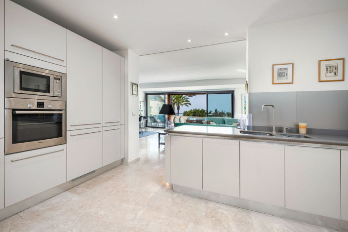 Image No.8-3 Bed Property for sale