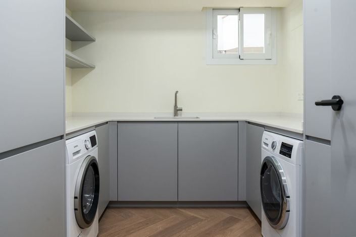 Image No.55-3 Bed Property for sale