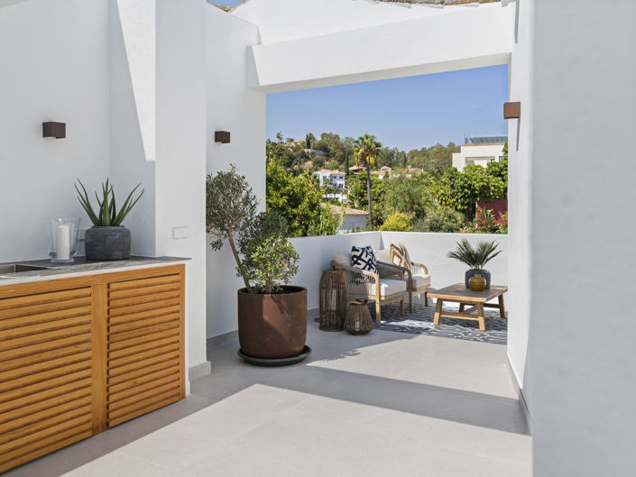 Image No.33-4 Bed Property for sale