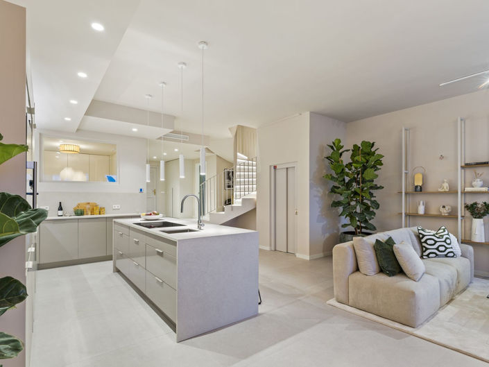 Image No.38-4 Bed Property for sale