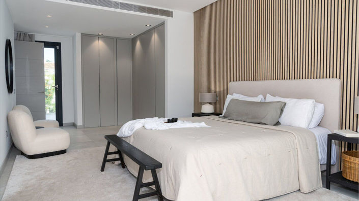 Image No.6-5 Bed Property for sale