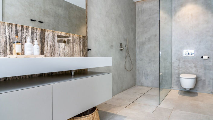 Image No.9-5 Bed Property for sale