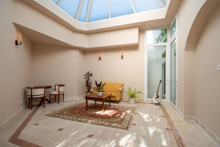 Image No.15-5 Bed Property for sale