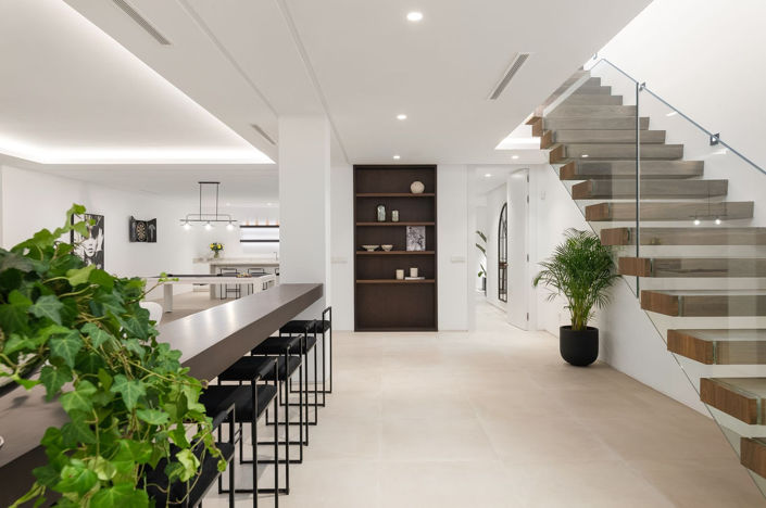 Image No.23-6 Bed Property for sale