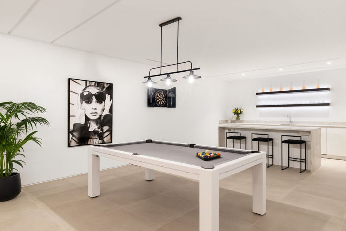 Image No.25-6 Bed Property for sale