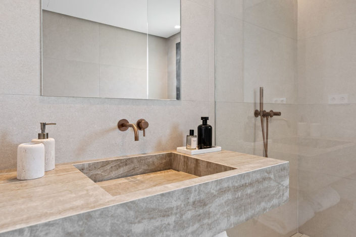 Image No.21-3 Bed Property for sale