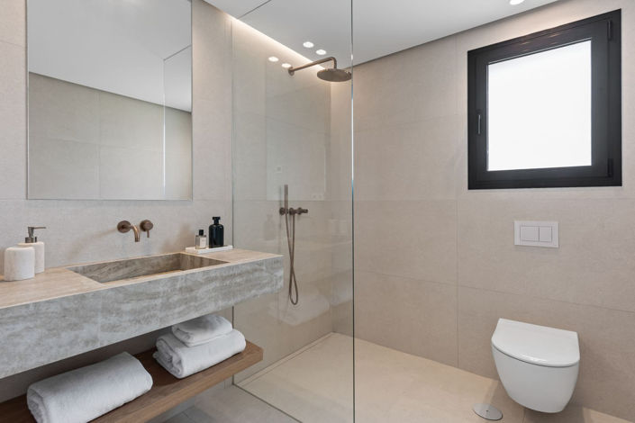 Image No.22-3 Bed Property for sale