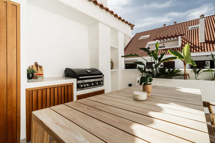 Image No.14-2 Bed Property for sale