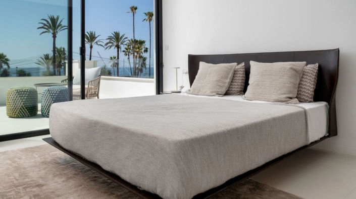 Image No.21-6 Bed Property for sale