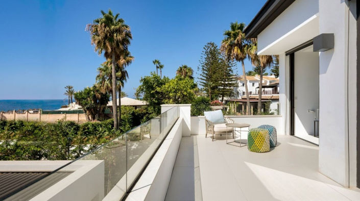 Image No.22-6 Bed Property for sale