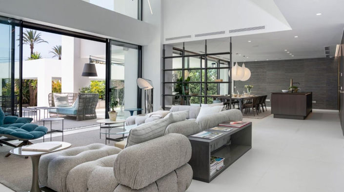 Image No.9-6 Bed Property for sale