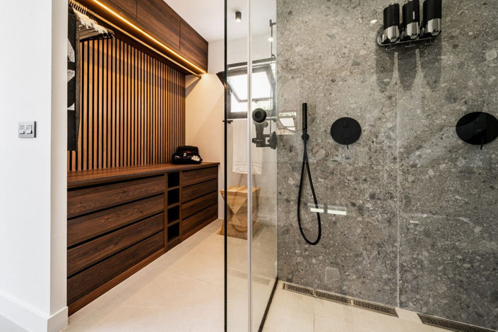 Image No.10-3 Bed Property for sale