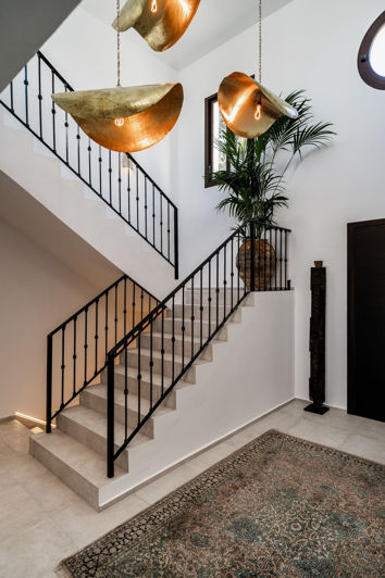 Image No.17-5 Bed Property for sale