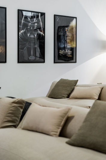 Image No.19-5 Bed Property for sale