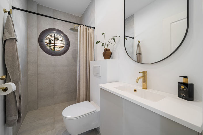 Image No.3-5 Bed Property for sale