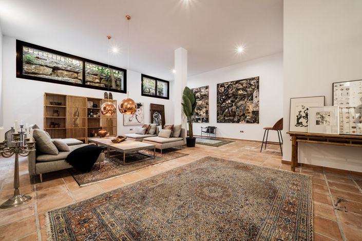 Image No.8-5 Bed Property for sale