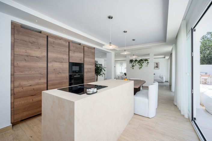 Image No.16-4 Bed Property for sale