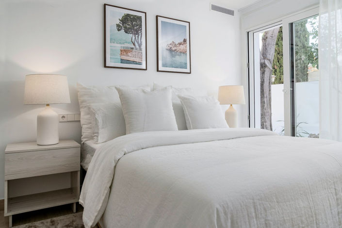 Image No.34-4 Bed Property for sale