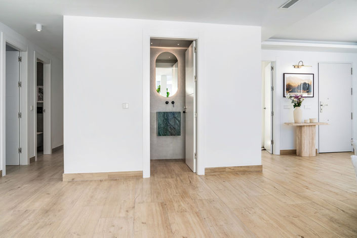 Image No.37-4 Bed Property for sale