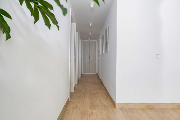 Image No.40-4 Bed Property for sale