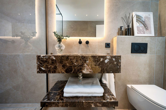 Image No.43-4 Bed Property for sale