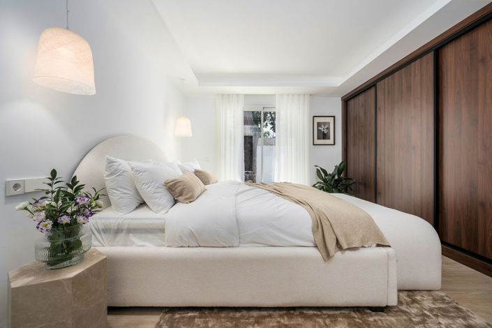 Image No.47-4 Bed Property for sale