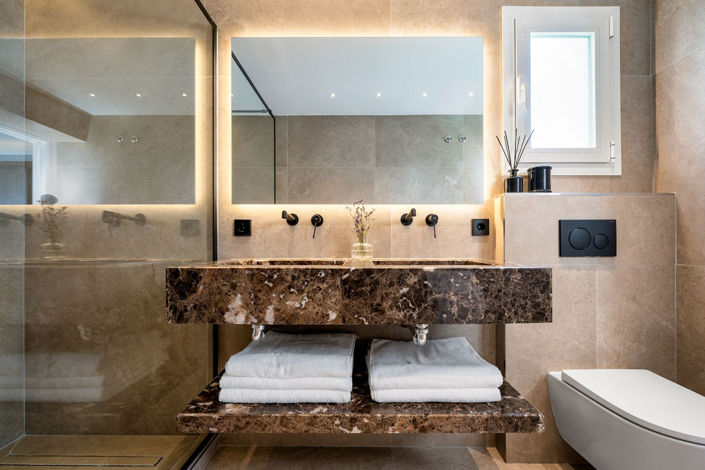 Image No.49-4 Bed Property for sale