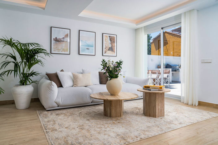 Image No.6-4 Bed Property for sale