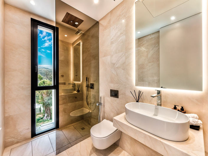 Image No.34-6 Bed Property for sale