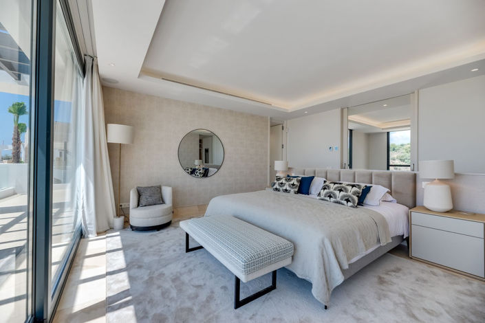 Image No.13-5 Bed Property for sale