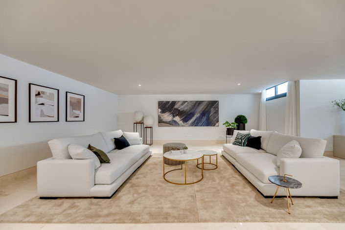 Image No.25-5 Bed Property for sale