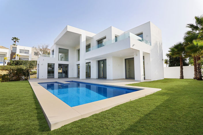 Image No.1-5 Bed Property for sale