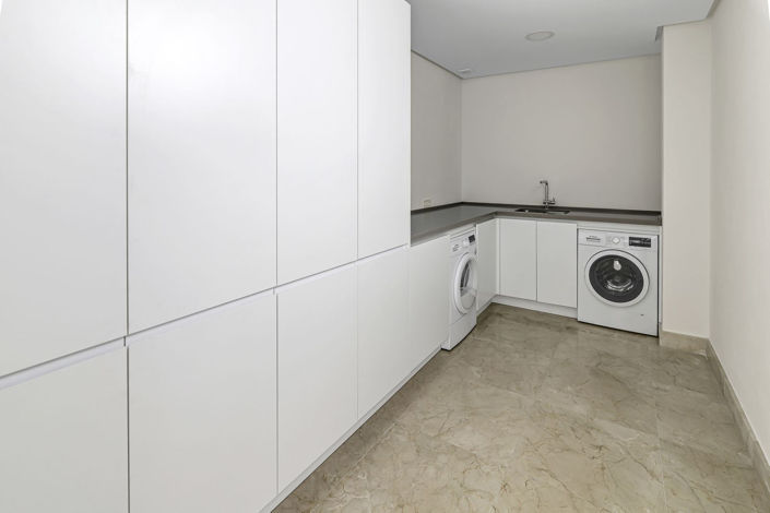 Image No.43-5 Bed Property for sale