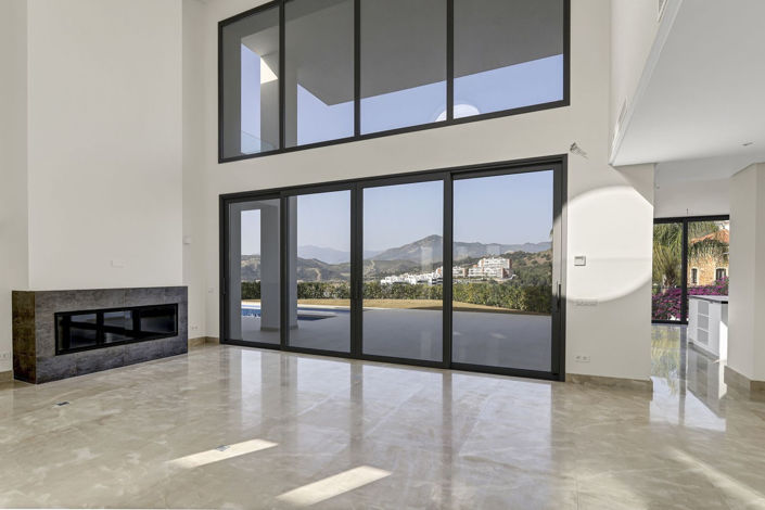 Image No.6-5 Bed Property for sale