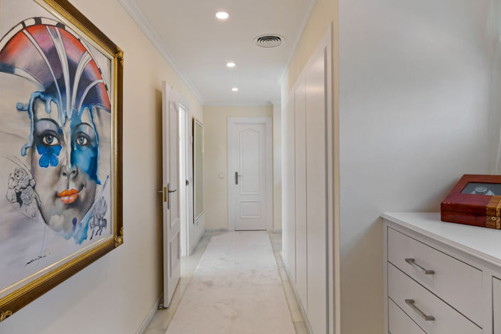 Image No.29-6 Bed Property for sale