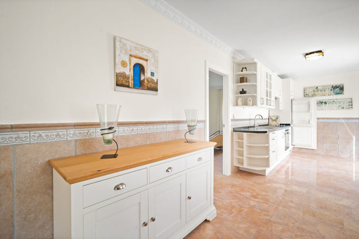 Image No.39-6 Bed Property for sale