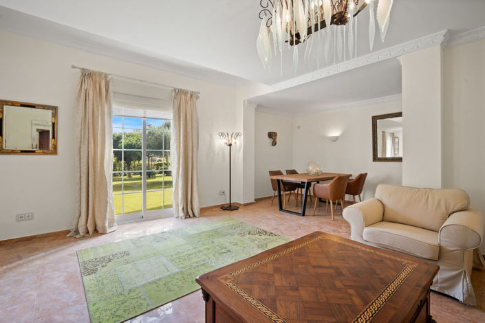 Image No.41-6 Bed Property for sale