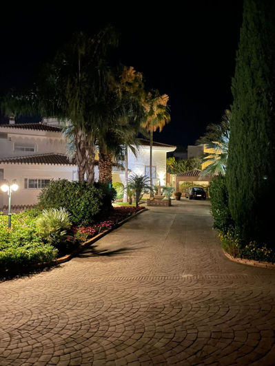 Image No.58-6 Bed Property for sale