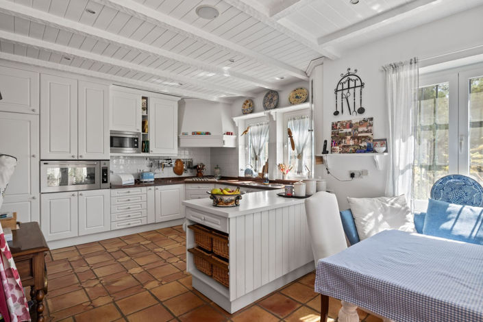 Image No.20-4 Bed Property for sale