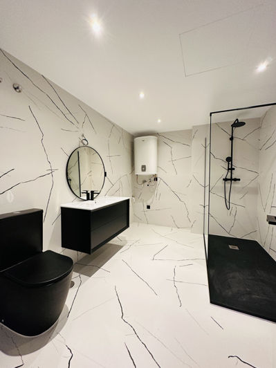 Image No.10-1 Bed Property for sale