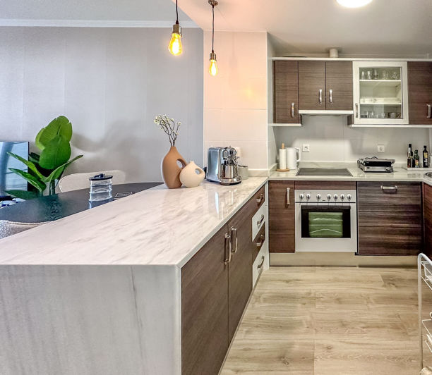 Image No.10-2 Bed Property for sale