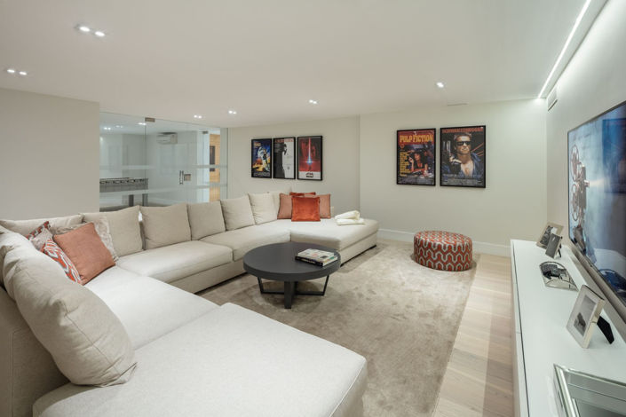 Image No.23-5 Bed Property for sale